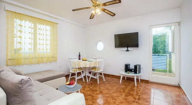 Beautiful Home In Omisalj, Book Hotel Hotels in Kvarner Islands with a Pool, Swimming Pool