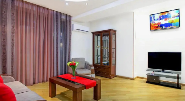 3 Bedroom Apartment near Republic Square, Забронировать Апартаменты/квартира Отели Еревана с парковкой, рядом с Площадь Республики, Парковка