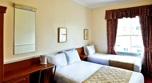 Трёхместный номер Standard Reem Hotel