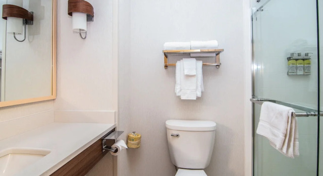 Двухместный номер Standard с балконом Holiday Inn Express Hotel & Suites Kalispell by IHG
