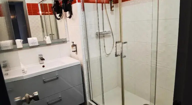Номер Comfort Contact Hotel B&G Limoges Sud