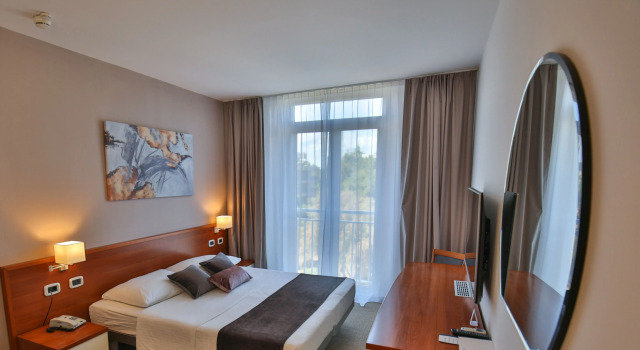 Arena Hotel Holiday
