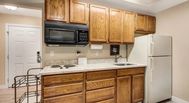 Студия Premium Bend Riverside Rentals