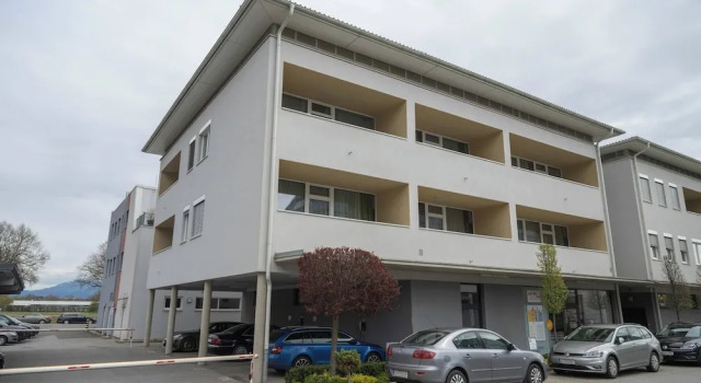 Comfort Studio With King-size Bed for 2 People 24-7 Check-in, Rezerwuj Apartament Hotele w Graz z parkingiem, Parking
