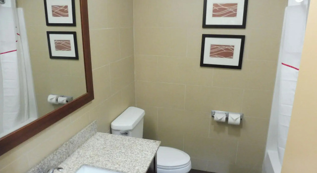 Четырёхместный номер Superior Red Roof Inn Fairfield
