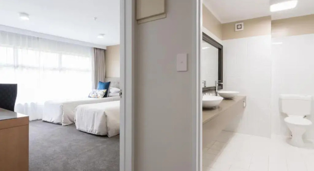 Трёхместный номер Superior Distinction Hamilton Hotel & Conference Centre