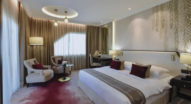 Двухместный номер Deluxe с балконом Mövenpick Hotel Bahrain