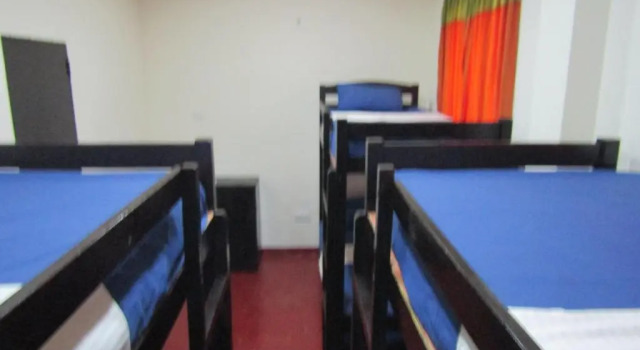 Кровать в общем номере Kandy Backpackers Hostel