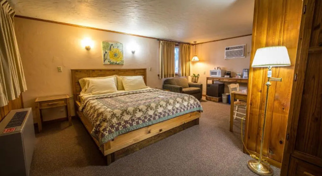 Standard Zimmer mit Seeblick Riverside Motel
