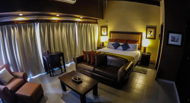 Двухместный люкс Humuya Inn