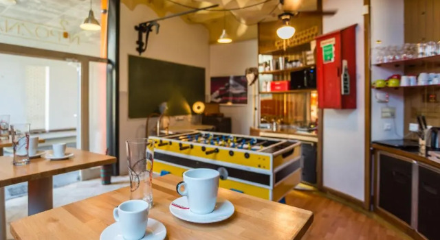 Hostel Npoznam, Забронировать Хостел Хостелы Любляна, рядом с Железнодорожный вокзал Любляны, Хостел