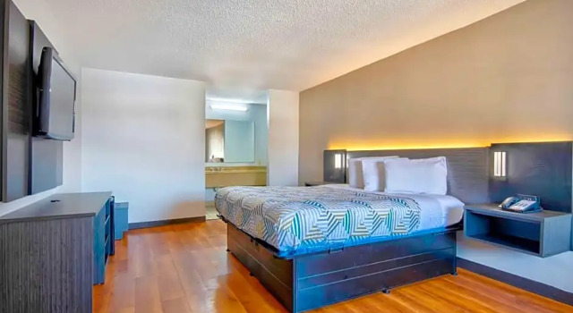 Четырёхместный номер Standard Motel 6 Bossier City, La