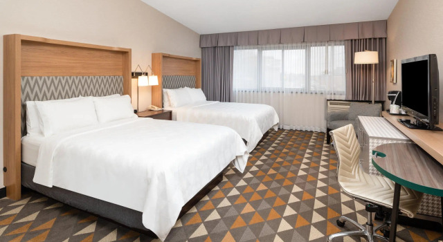 Четырёхместный номер Standard Holiday Inn Toronto Airport East by IHG
