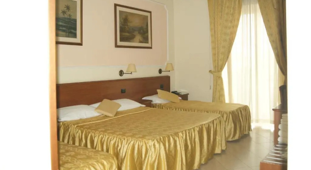 Четырёхместный номер Standard Hotel Elio