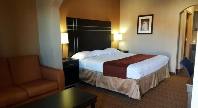 Студия Executive Inn & Suites