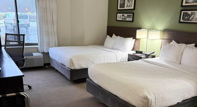 Четырёхместный номер Standard Sleep Inn & Suites Queensbury - Lake George