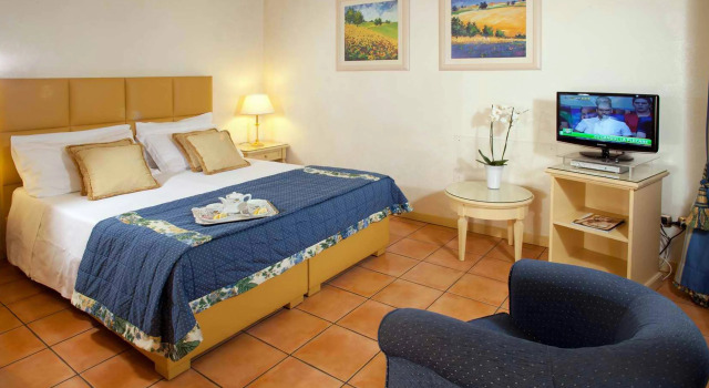 Hotel Piccolo Borgo, Buchen Sie Hotel San Giovanni. Rom