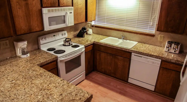 Номер Standard Mammoth West 111 Cozy Condo, Just A Short Walk to Canyon Lodge by RedAwning
