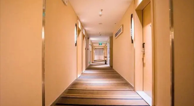 City Comfort Inn Zhanjiang Wuchuan, Boek Hotel Hotels in Guangdong met parkeren, Parkeren