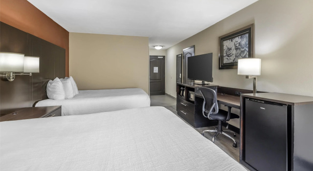 Четырёхместный номер Standard Best Western Plus Lees Summit Hotel & Suites