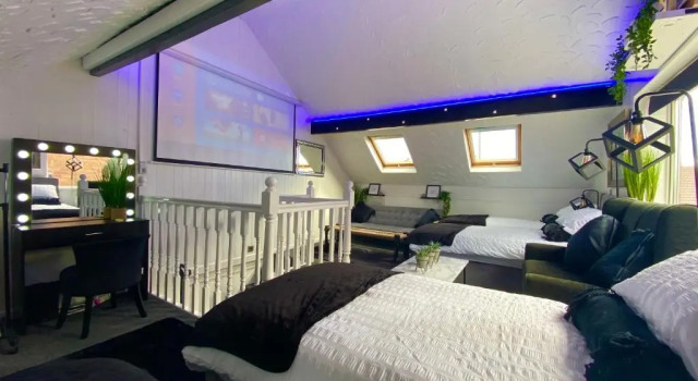 New…The Hottub House Blackpool Pleasure Beach, Boek Hotel Hotels in Merseyside met zwembad, Zwembad