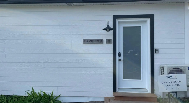 Pavillon Neuf Baie de Tadoussac Clim Parking - 1 chambre, Rezerwuj Hotel Hotele w Manicouagan z parkingiem, Parking