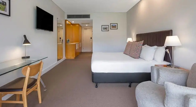Двухместный номер с видом на бассейн Rydges Resort Hunter Valley