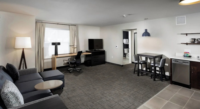 Люкс c 1 комнатой Residence Inn by Marriott Milwaukee Brookfield