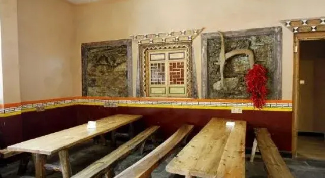 Jiaju Zangzhai Luobu Homestay