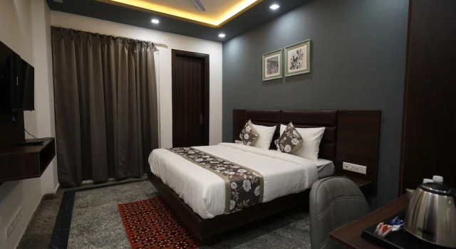 Номер Deluxe Posh Garden Inn Artemis Hospital Road Gurgaon