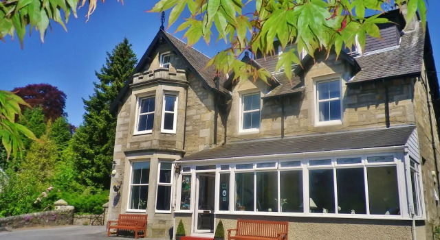 Tigh-na-Cloich Hotel, Rezervați Hotel Pitlochry Perthshire