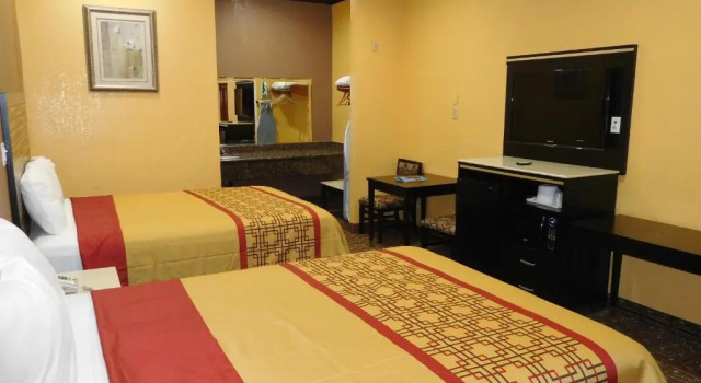 Четырёхместный номер Standard Diamond Inn