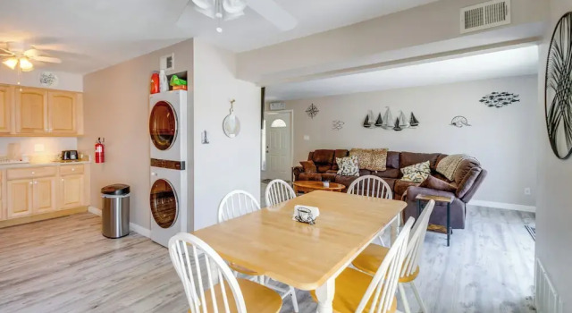 Walk to Brigantine Beach: Condo w/ Furnished Patio, Забронировать Апартаменты/квартира Бригантин Джерси-Шор