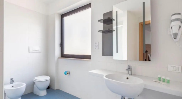 Трёхместный номер Standard B&B Hotel Pomezia Roma