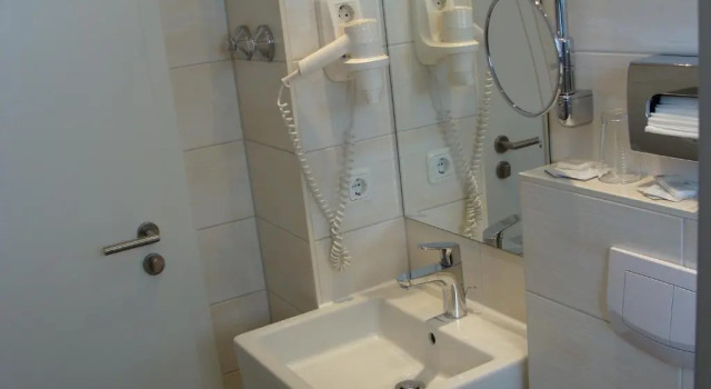 Трёхместный номер Standard с балконом Hotel Löhr