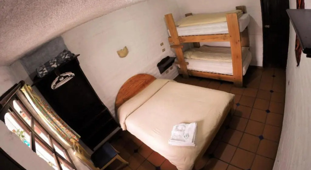 Четырёхместный номер Standard Hostal LAuberge Inn