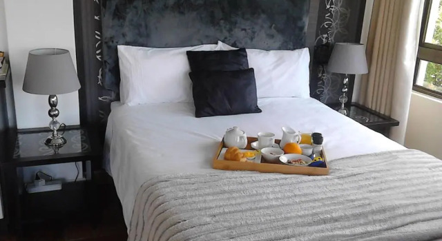 Номер Deluxe с видом на бассейн Port House