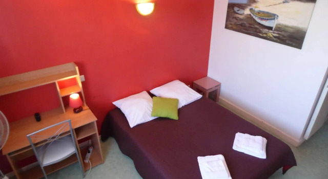 Les Acacias de Ratabizet, Rezervasyon Otel Genas Rhône