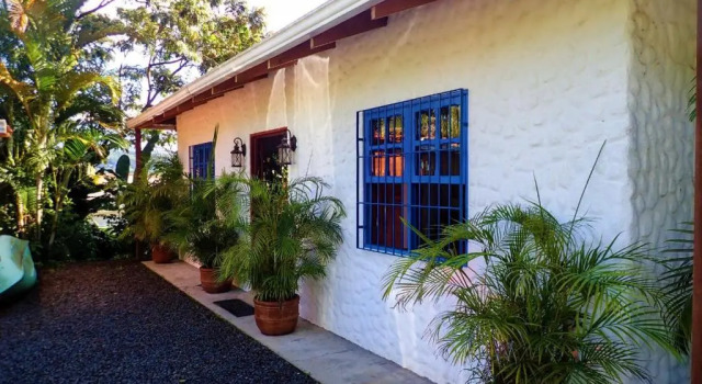 Коттедж Orosi Lodge