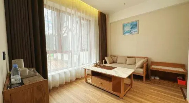 Люкс Kanas DeRong Hotel