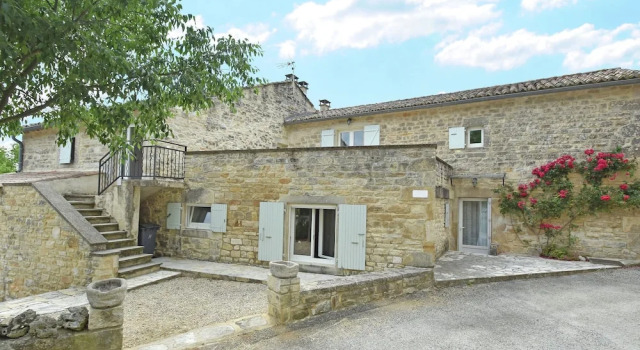 Luxury Mas With two Guest Houses and Private Pool With Stunning Views, Rezervasyon Misafirhane Saint-Privat-de-Champclos Languedoc-Roussillon