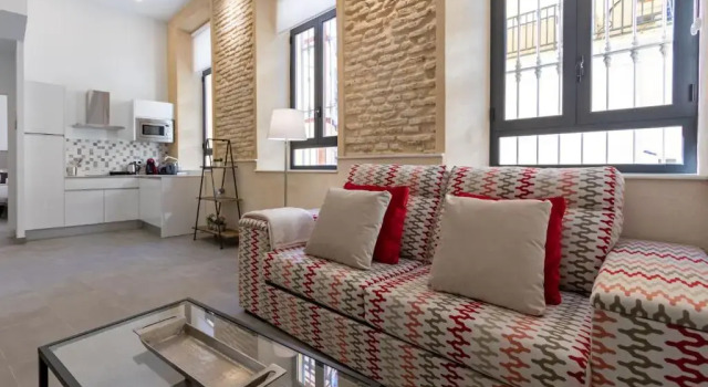 Nine O Clock San Agustin Suites by Valcambre