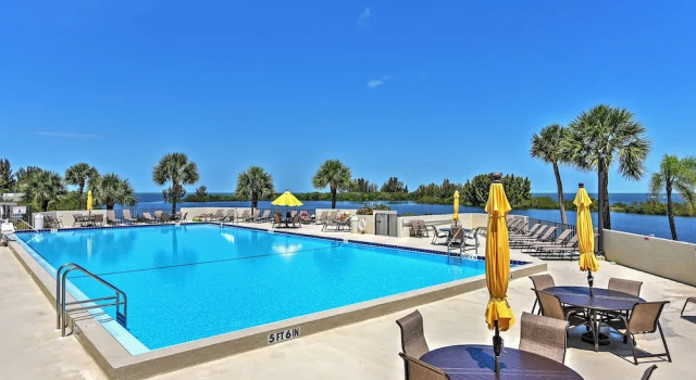 Апартаменты с 2 комнатами с балконом Hudson Resort Condo w/ Gulf Views & Beach!