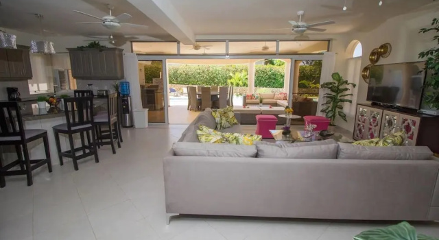 Вилла One of a Kind 6 Bedroom Luxury Villa