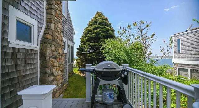Коттедж с балконом и с видом на океан 3BR Oceanfront on Nubble Cliffs!