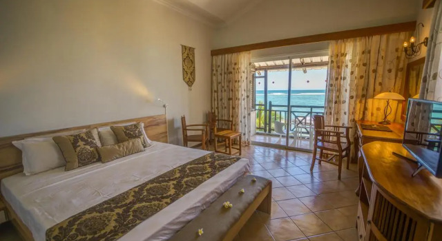 Номер Deluxe рядом с пляжем Le Peninsula Bay Beach Resort & Spa