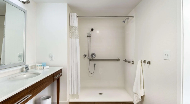 Четырёхместный номер Standard Hampton Inn and Suites Clearwater Beach
