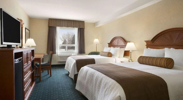 Четырёхместный номер Standard Travelodge by Wyndham Strathmore