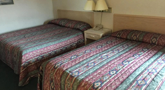 Motel Three, Rezervasyon Motel Strathmore moteller, Motel
