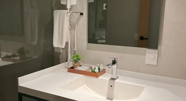 Полулюкс Oliva Plaza Hotel